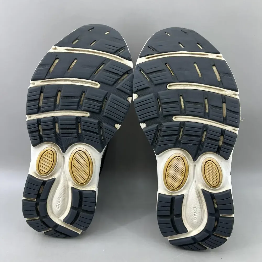 Brooks Dyad 11 Running Shoes Women Size 7 B Gray White Comfort Cushion Sneakers